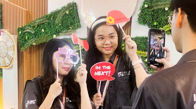 Ilustrasi penggunaan foamboard untuk dunia kreatif.