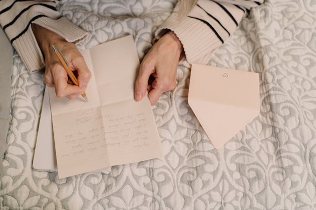 Perayaan valentine dengan surat cinta