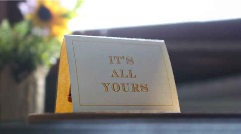 desain tent card promosi